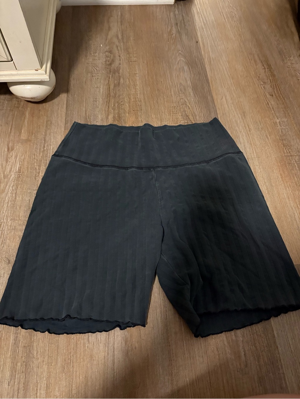 Aerie High-Rise Grey ruffle Ribbed Women’s Bike Shorts